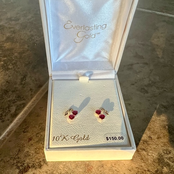 Brand New! 10K Gold Cherry-like Earrings - Picture 3 of 4